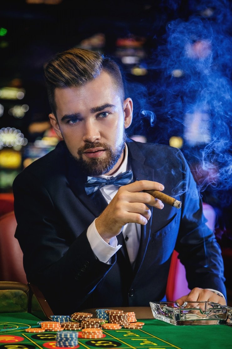 Contoh permainan Gaple Online dengan domino yang cocok di meja